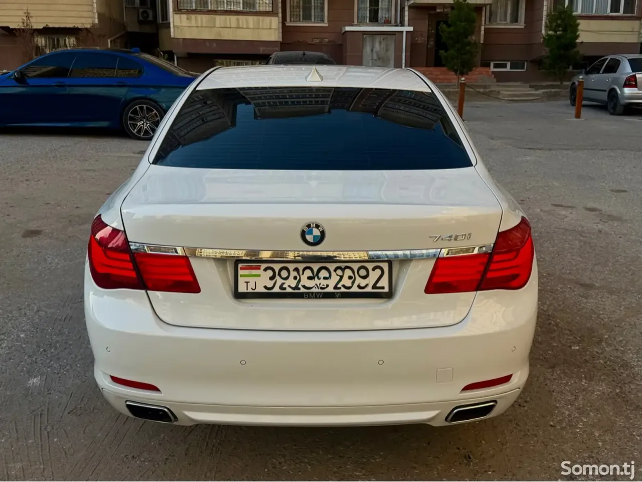 BMW 7 series 2010 · 3.0 AT