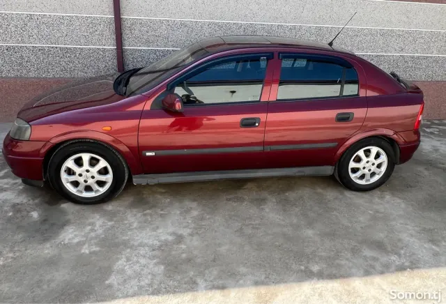 Opel Astra G 1998 · 1.6 MT