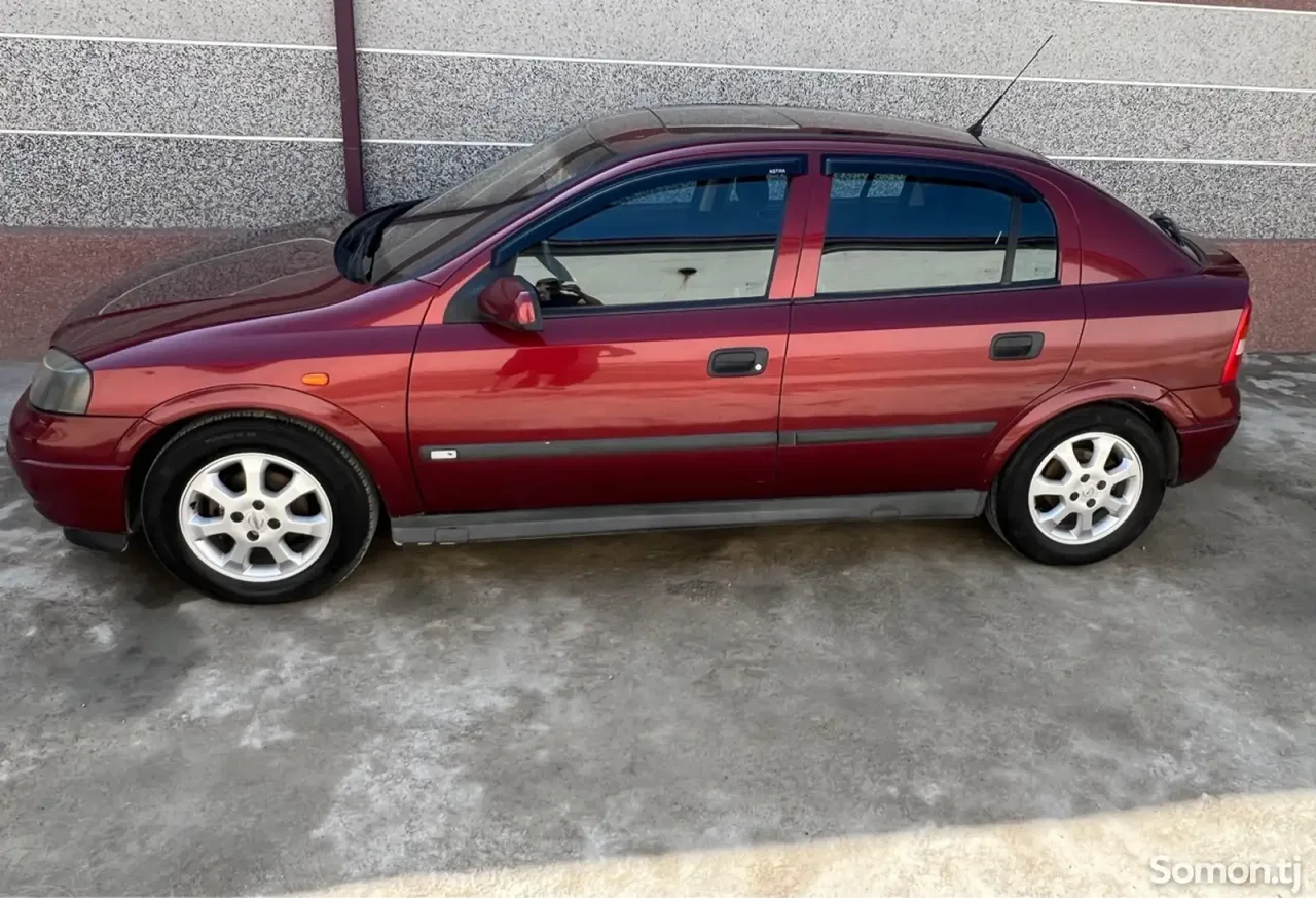 Opel Astra G 1998 · 1.6 MT