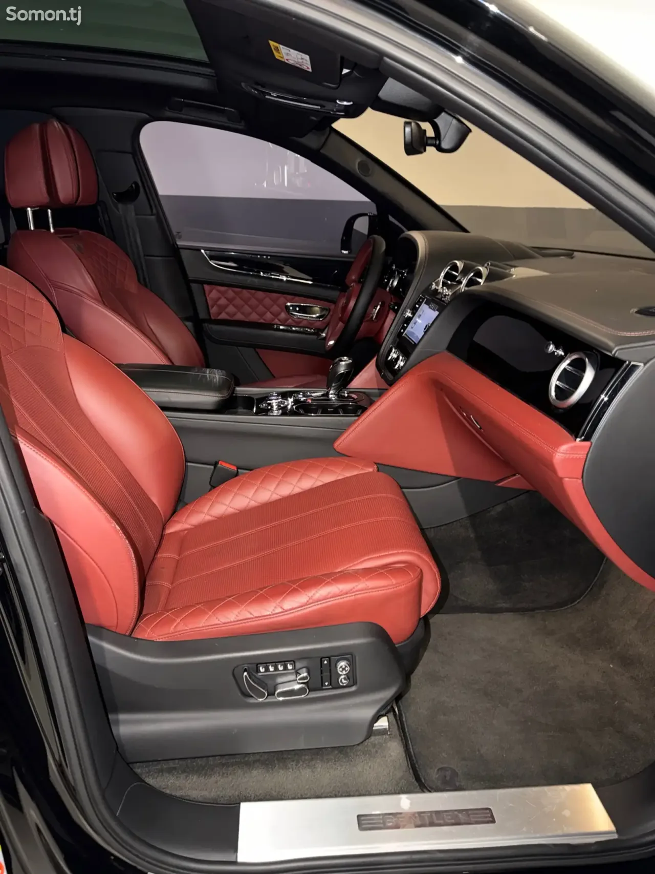 Bentley Bentayga 2018 · 6.0 AT