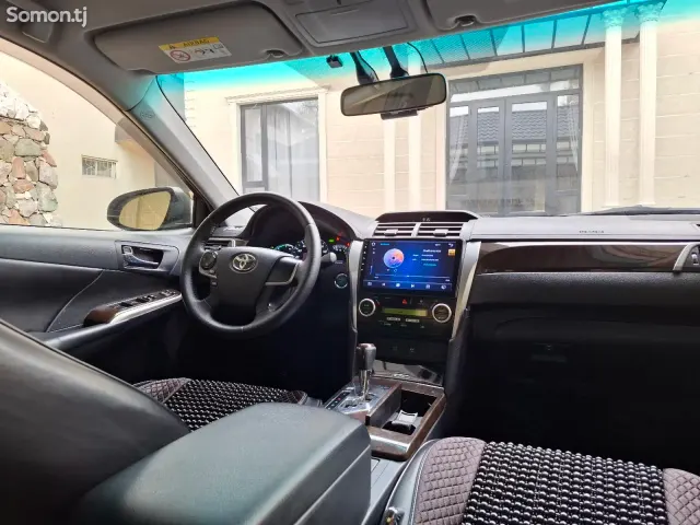 Toyota Camry 2014 · 2.5 AT