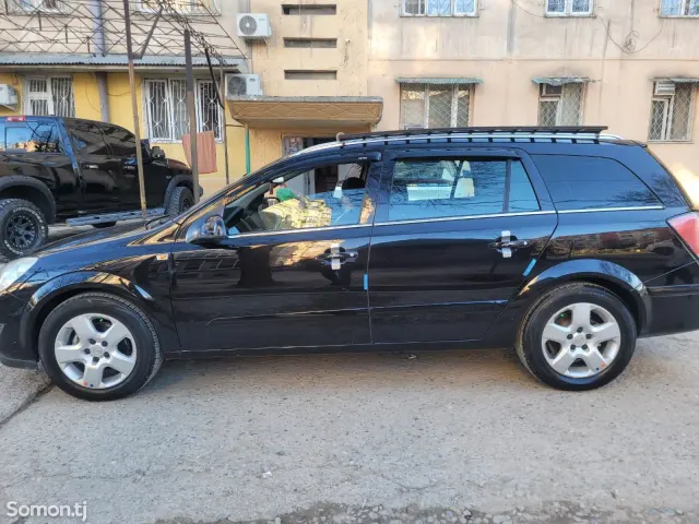 Opel Astra H 2008 · 1.8 MT