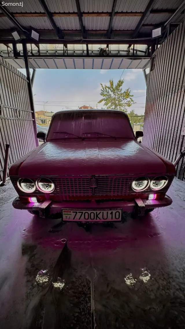 Lada (ВАЗ) 2103 1979 · 1.6 MT