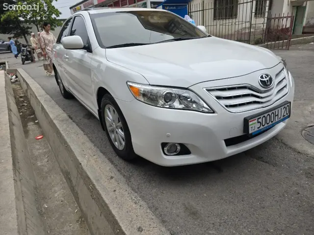 Toyota Camry 2011 · 2.5 AT