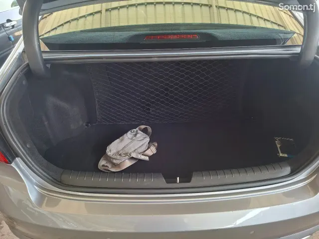 Hyundai Sonata 2015 · 2.0 AT