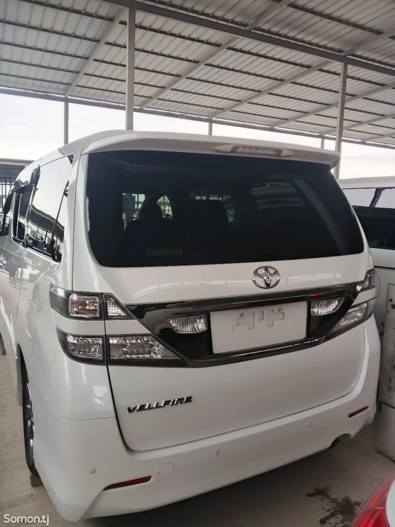 Toyota Vellfire 2010 · 2.4 AT