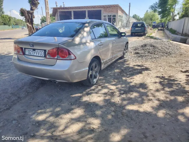 Honda Civic 2006 · 1.6 AT