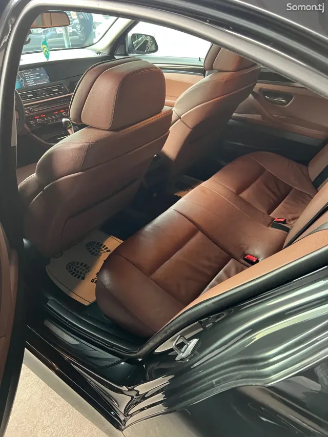 BMW 5 series 2011 · 3.0 AT