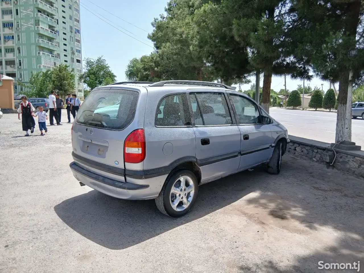 Opel Zafira 2002 · 2.2 MT