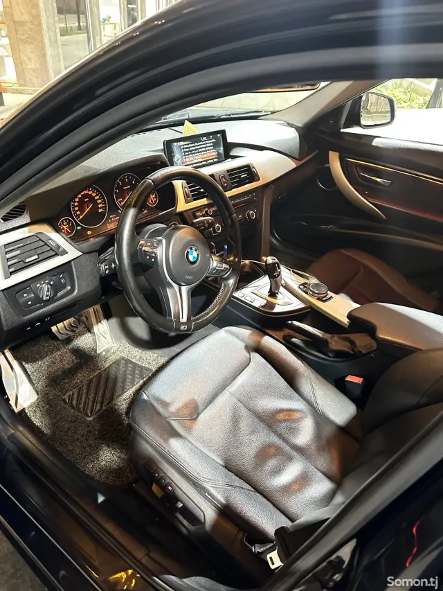 BMW 3 series 2015 · 2.0 AT