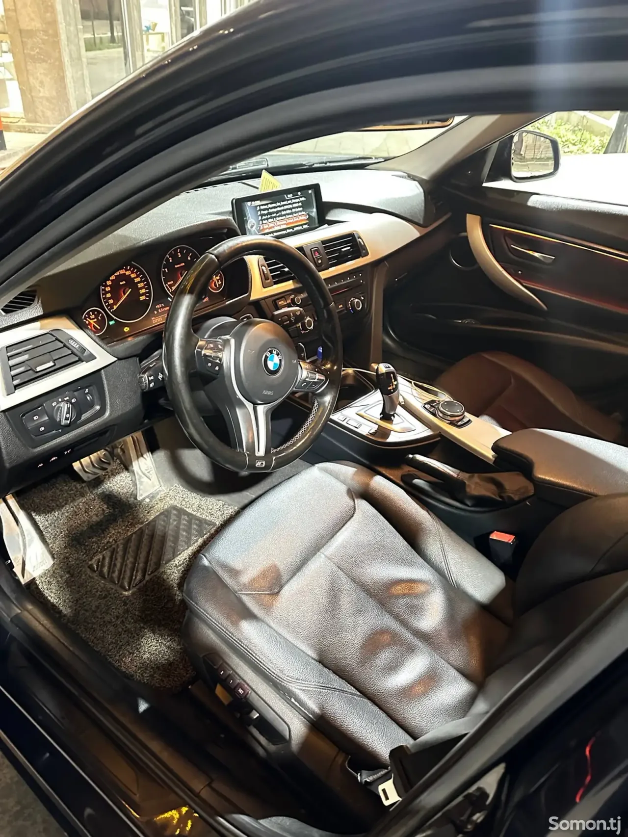 BMW 3 series 2015 · 2.0 AT