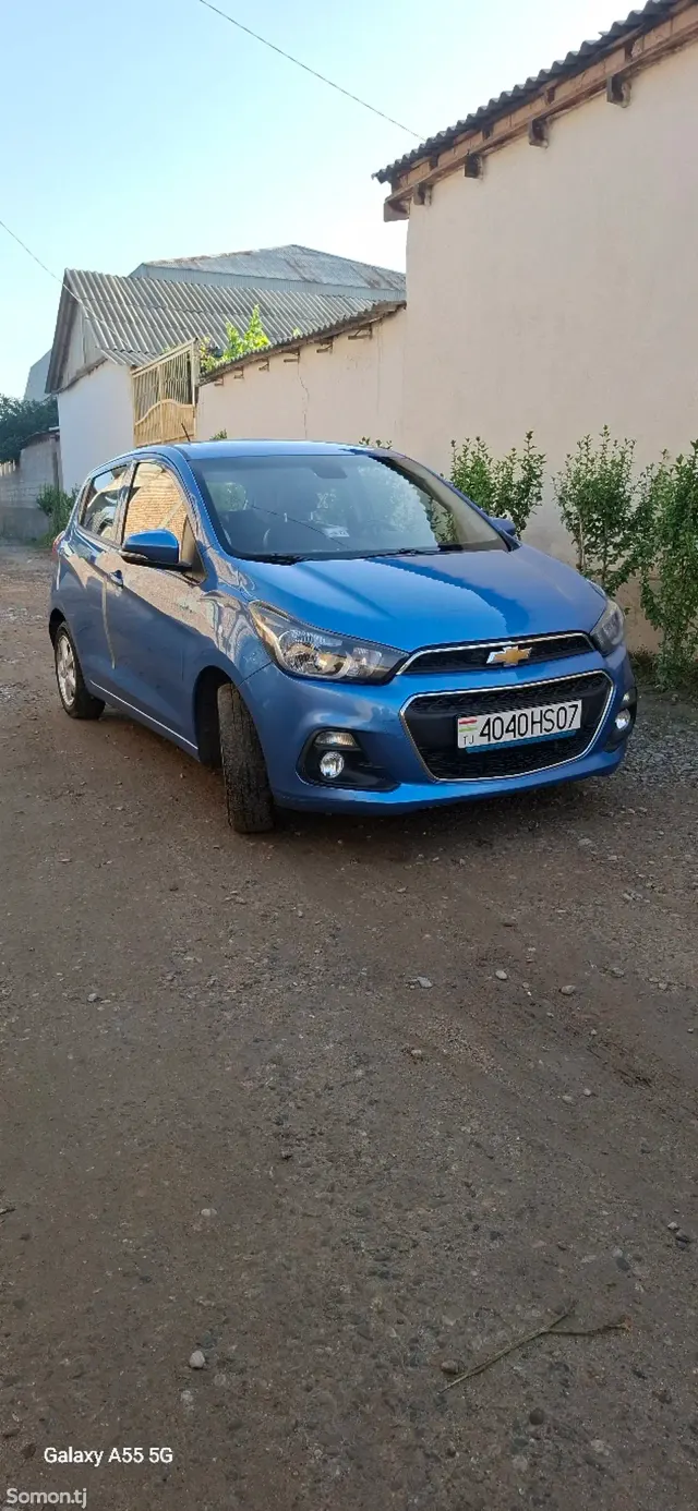 Chevrolet Spark 2016 · 1.0 AT