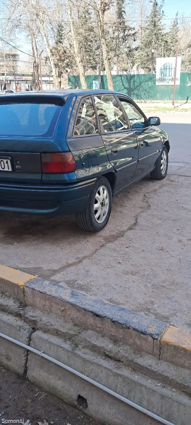 Opel Astra F 1997 · 1.6 MT