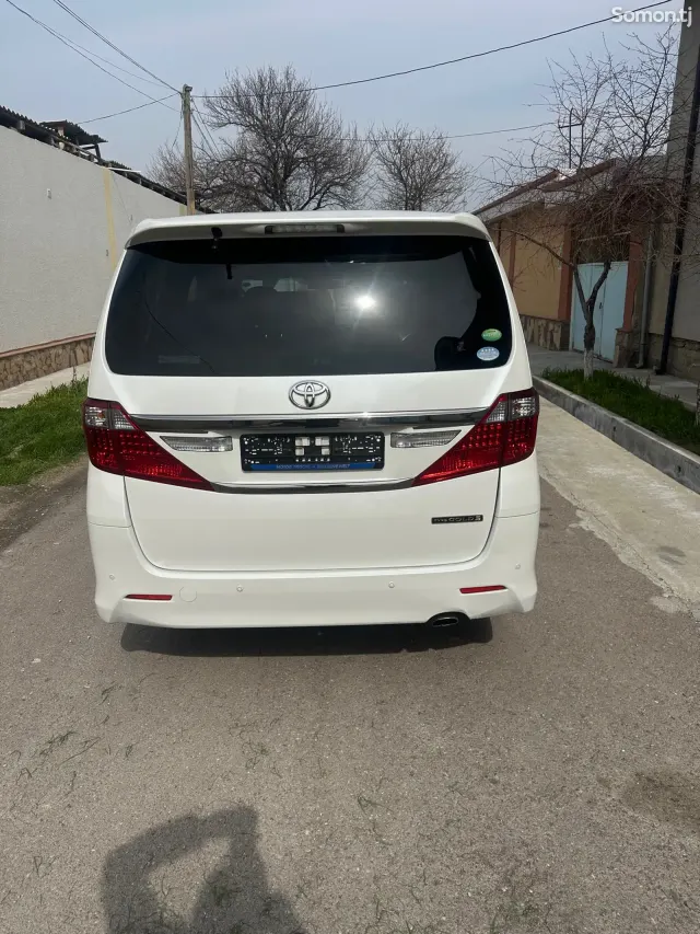 Toyota Alphard 2014 · 2.4 AT