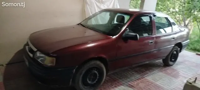 Opel Vectra A 1995 · 1.6 MT