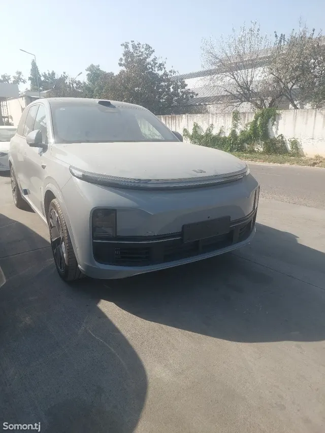 Li Auto (Lixiang) L9 2025 · 2.5 AMT