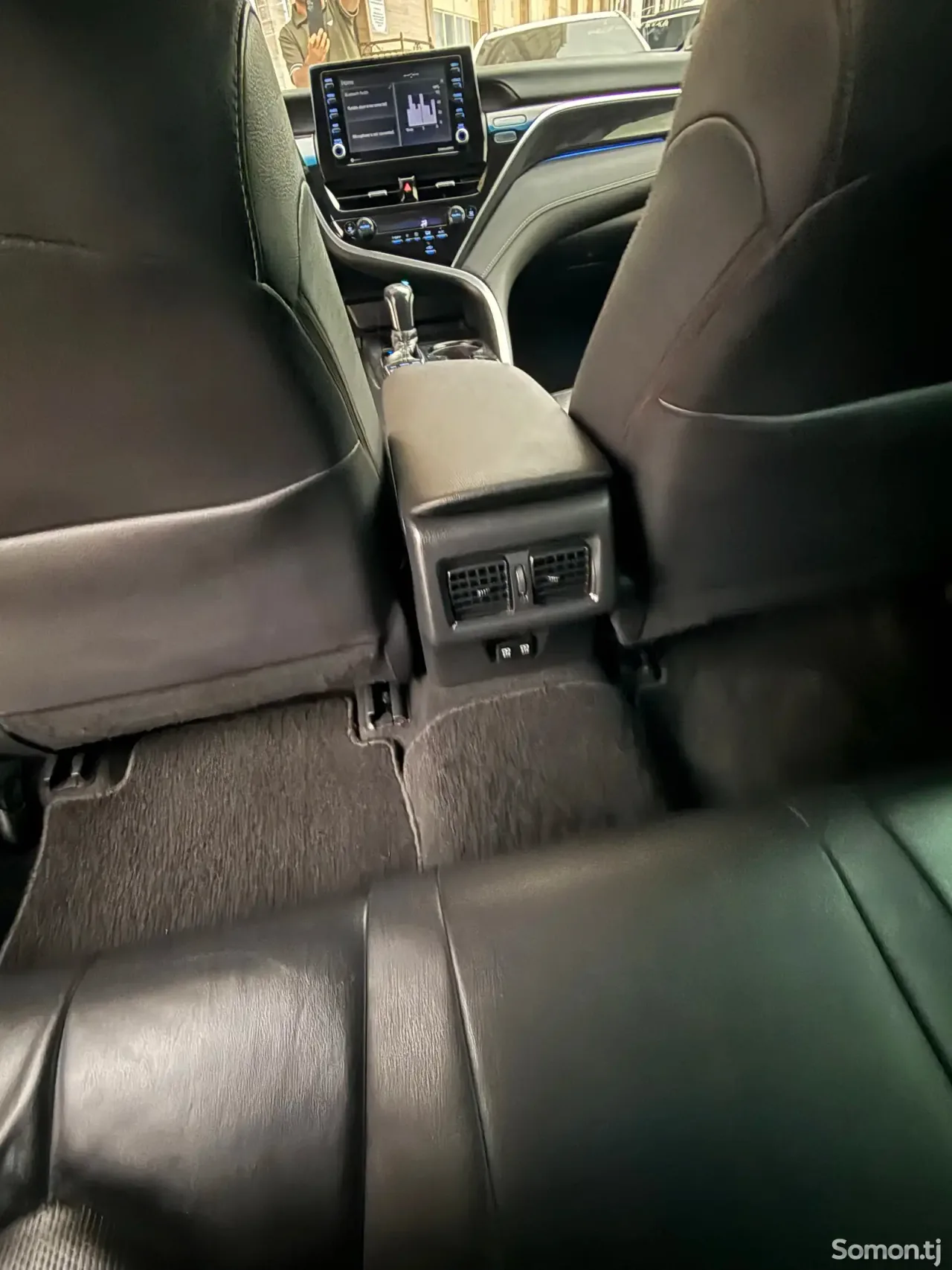 Toyota Camry 2021 · 2.5 AT