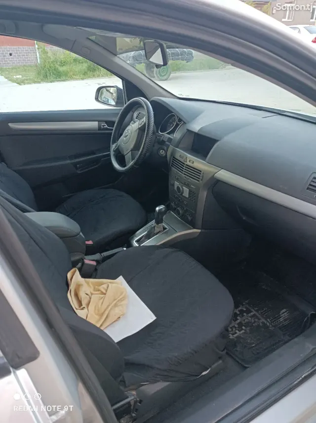 Opel Astra H 2006 · 1.8 AT