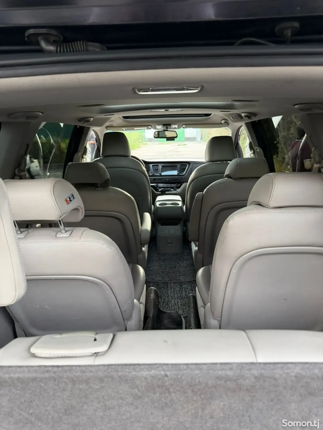 Kia Carnival 2014 · 2.2 AT