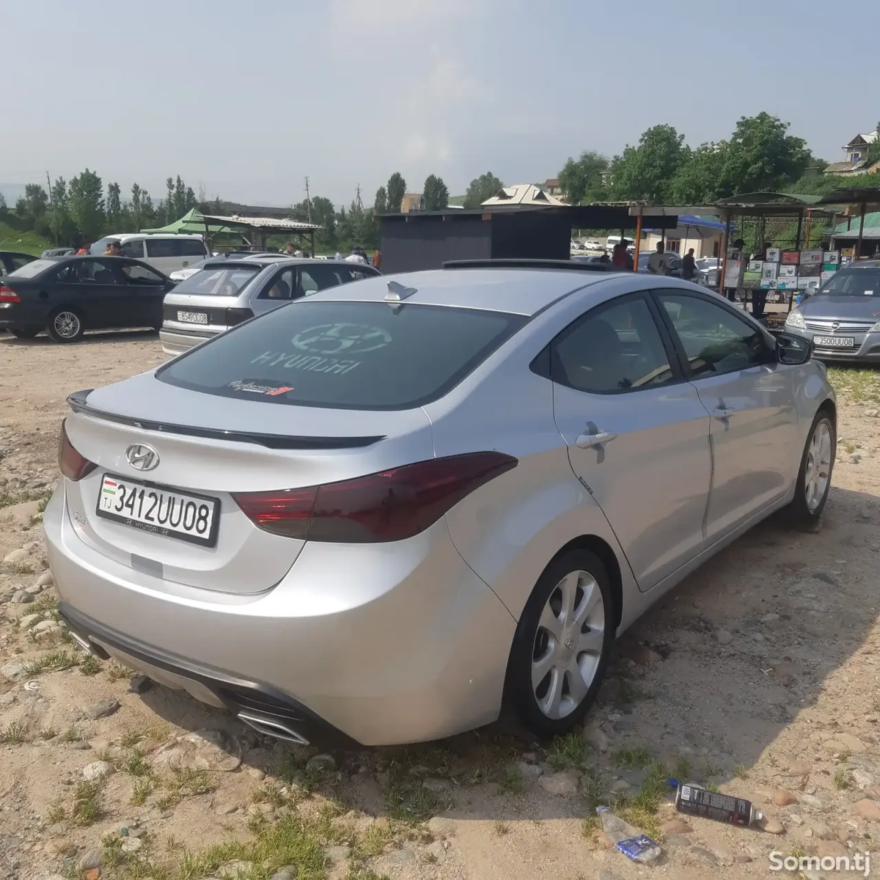 Hyundai Elantra 2012 · 1.8 AT