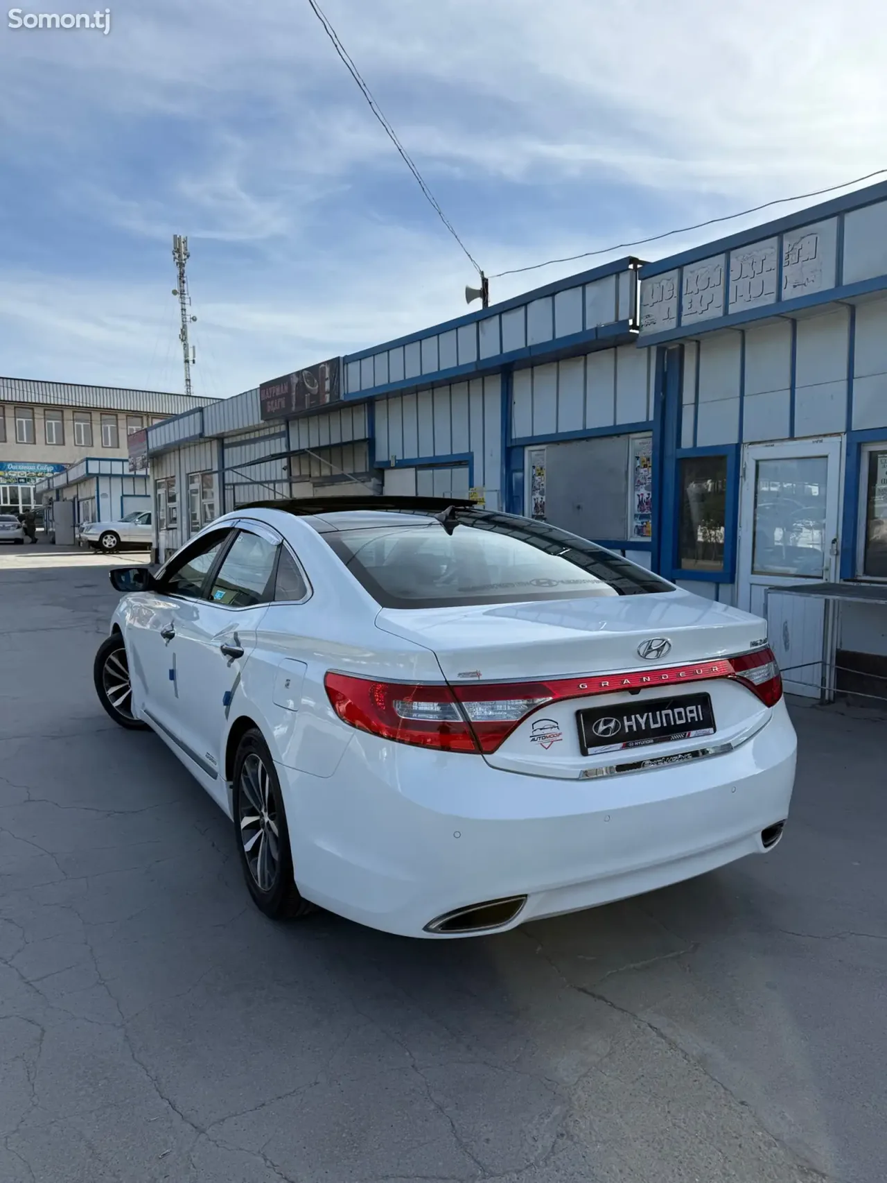 Hyundai Grandeur 2012 · 2.4 AT