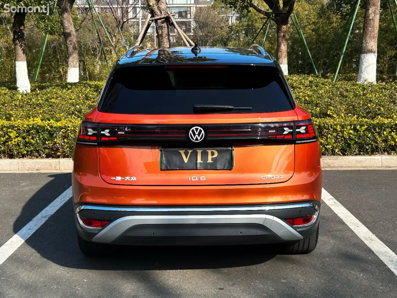 Volkswagen ID.6 2021 · AT