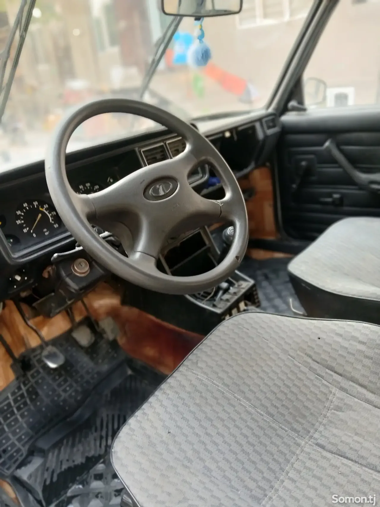 Lada (ВАЗ) 2107 2004 · 1.6 MT