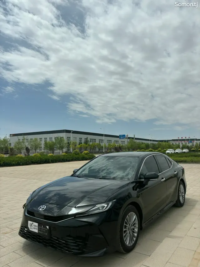 Toyota Camry 2025 · 2.0 AT