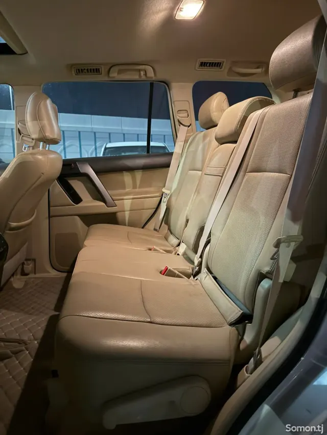 Toyota Land Cruiser Prado 2014 · 4.0 AT