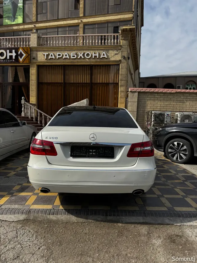 Mercedes-Benz E class 2012 · 3.0 AT