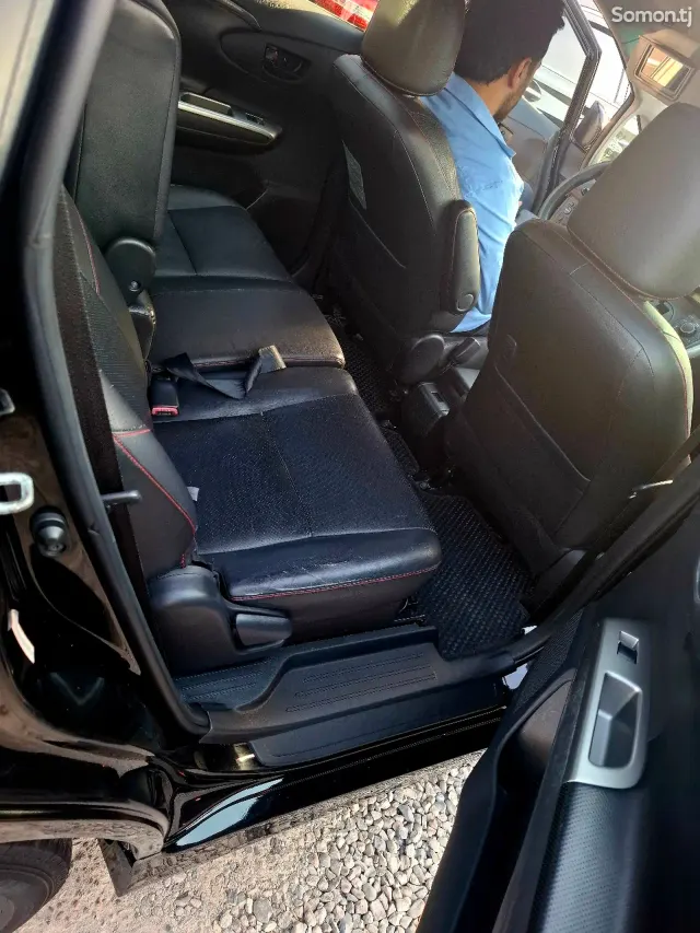Toyota Wish 2014 · 2.0 AT