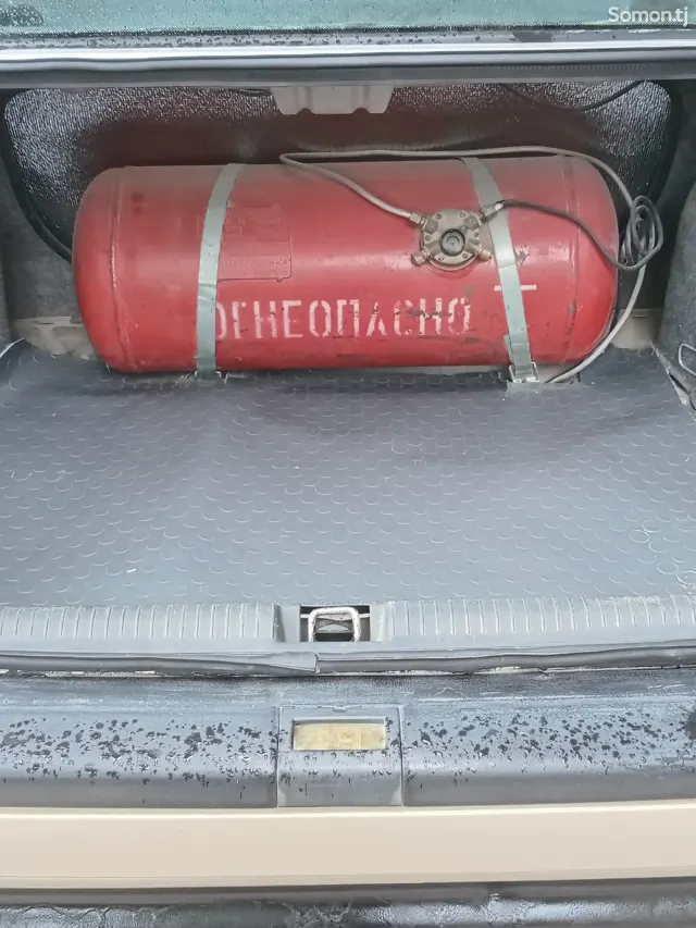 Opel Vectra A 1991 · 1.6 MT