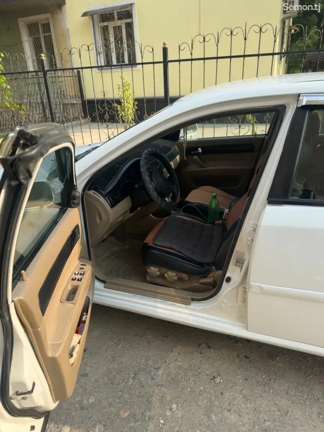 Daewoo Lacetti 2004 · 1.8 AT