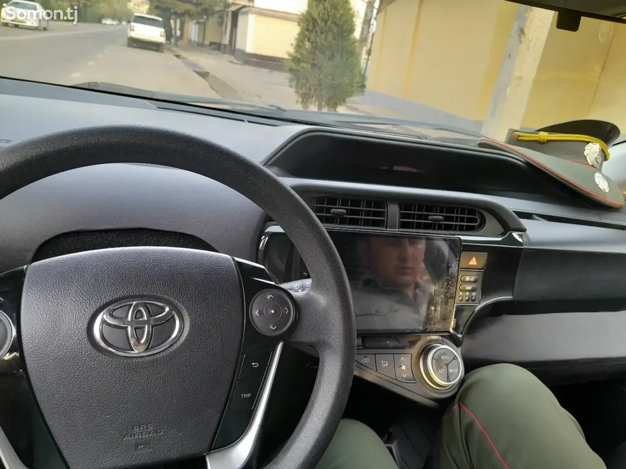 Toyota Aqua 2015 · 1.5 AT