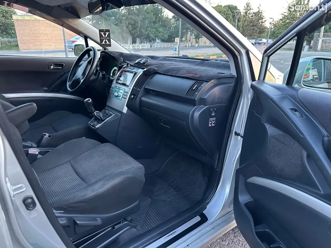 Toyota Corolla Verso 2007 · 2.2 MT