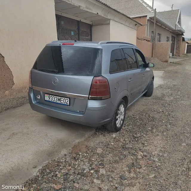 Opel Zafira 2006 · 1.8 MT