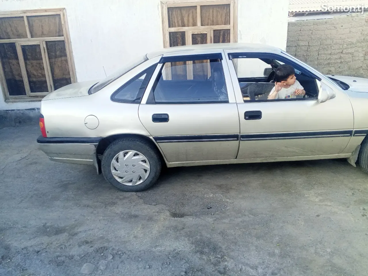 Opel Vectra A 1990 · 0.4 MT