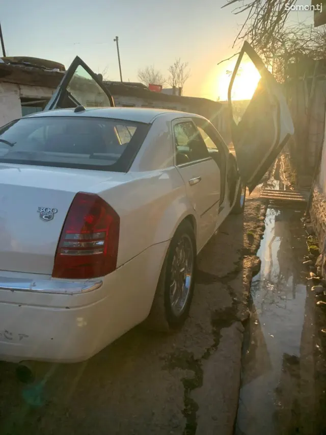 Chrysler 300C 2007 · AT