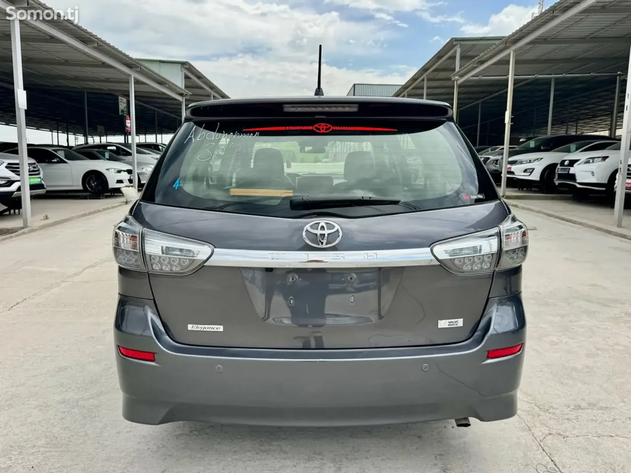 Toyota Wish 2015 · 1.8 AT