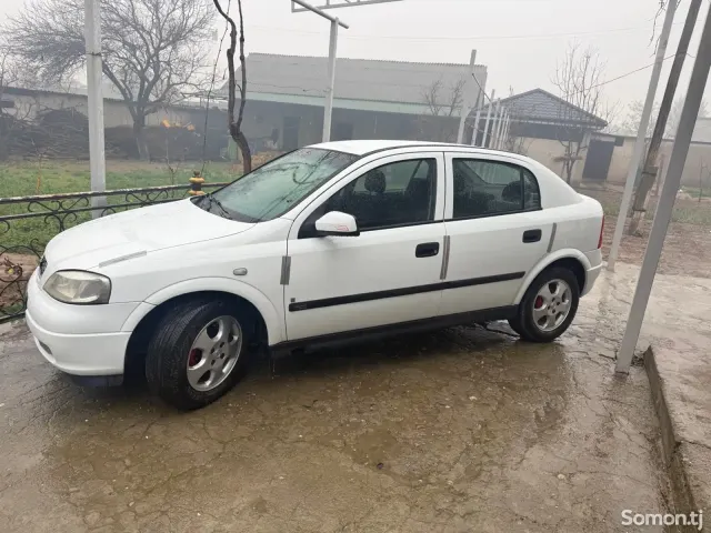 Opel Astra G 1999 · 1.6 MT