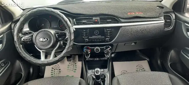 Kia Rio 2017 · 1.6 MT