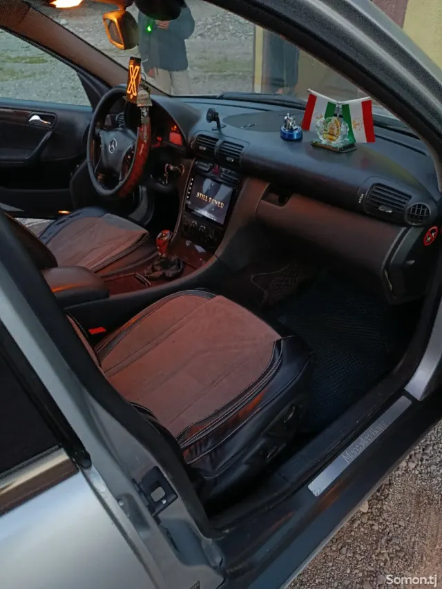 Mercedes-Benz C class 2001 · 2.3 MT