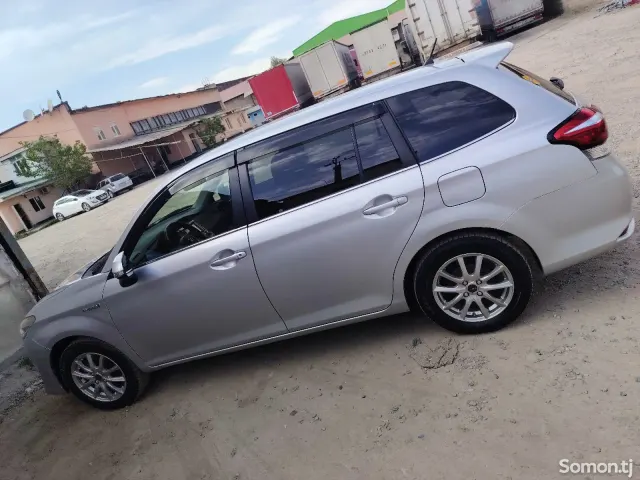Toyota Fielder 2015 · 1.5 AT
