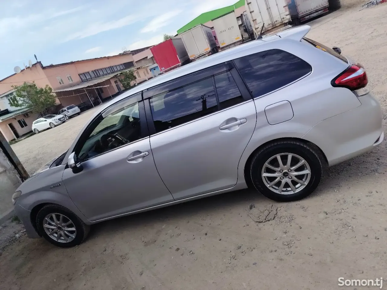Toyota Fielder 2015 · 1.5 AT