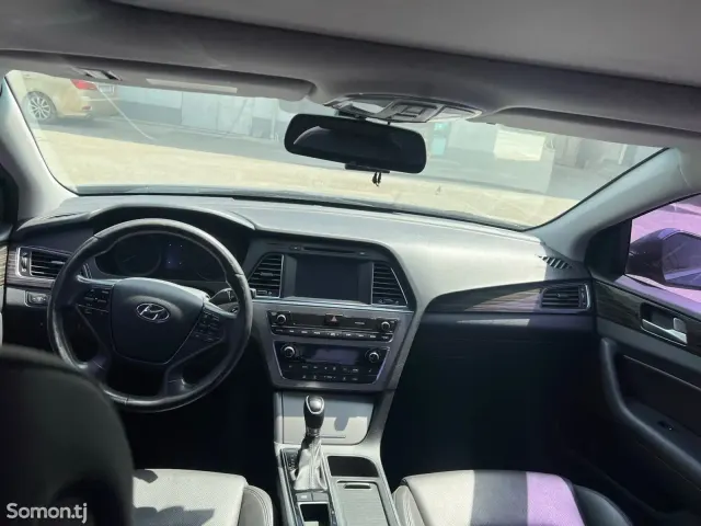 Hyundai Sonata 2015 · 2.0 AT