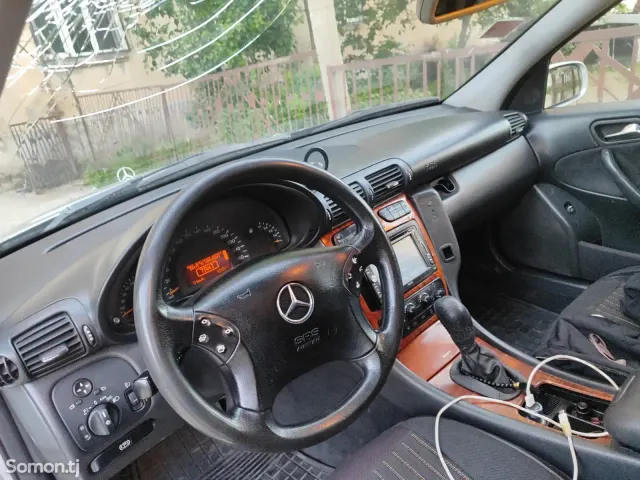 Mercedes-Benz C class 2000 · 2.0 MT