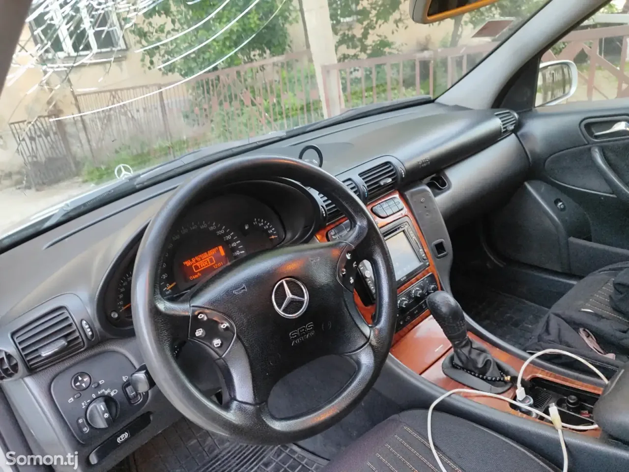 Mercedes-Benz C class 2000 · 2.0 MT