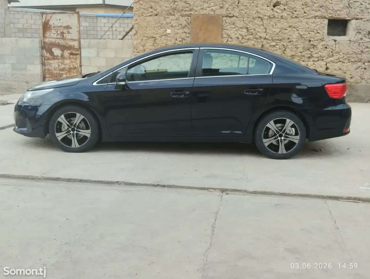 Toyota Avensis 2014 · 1.8 MT