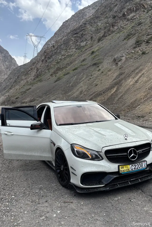 Mercedes-Benz E class 2011 · 3.5 AT