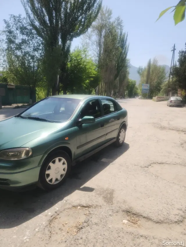 Opel Astra G 1998 · 1.6 MT